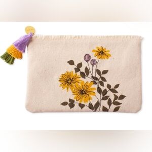 Dylan M X Fringe Floral 3 Daisies Zip Canvas Makeup Bag Coin Purse NWT